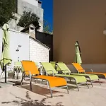 In Mit Grosser Terrasse By Interhome Apartament Dugi Rat