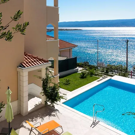 In Mit Grosser Terrasse By Interhome