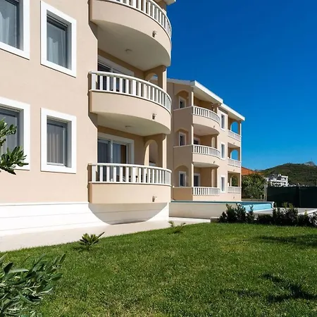 In Mit Grosser Terrasse By Interhome Dugi Rat