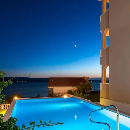 In Mit Grosser Terrasse By Interhome Dugi Rat